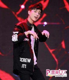 李宏毅最新爆料视频播放,娱乐圈幕后真相大曝光！